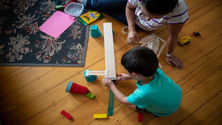 Helping parents effectively support their child’s science learning with educational media