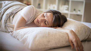 SRI sleep expert Fiona Baker discusses menopausal insomnia